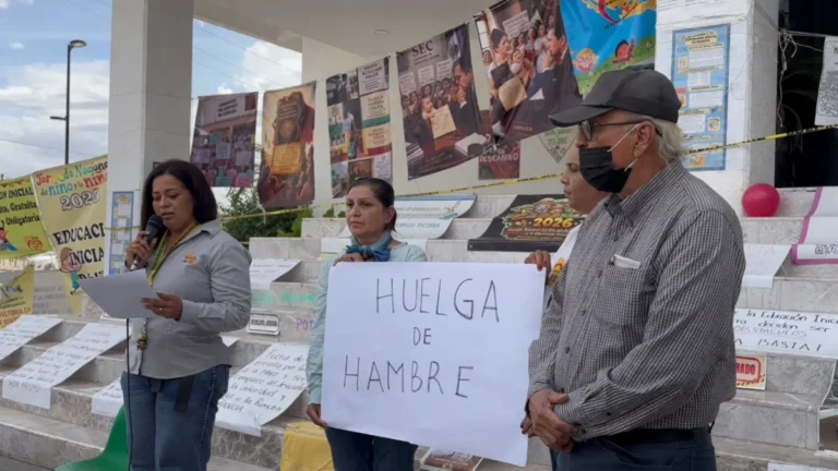 Encargadas de estancias infantiles mantienen huelga de hambre frente al Congreso de Sonora por recursos pendientes