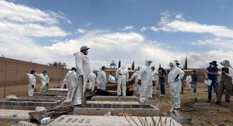 Fiscalía de Zacatecas exhuma 109 cuerpos no identificados para obtener perfiles genéticos