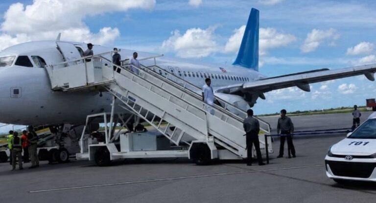 Estados Unidos deporta a 76 cubanos en vuelo hacia La Habana en medio de acuerdos migratorios vigentes