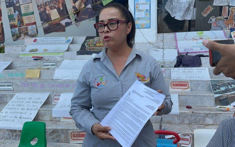 Diputados de Sonora presentan denuncias penales contra maestras en protesta Diputados de Sonora presentan denuncias penales contra maestras en protesta