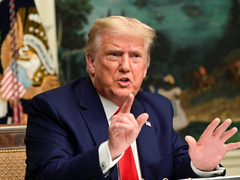 Trump considera un acuerdo con Irán y una posible reunión con su líder supremo