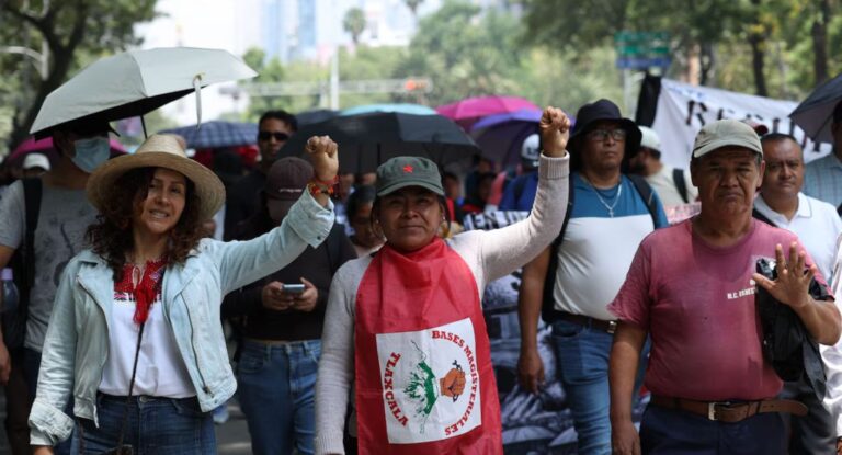 CNTE levanta plantón en CDMX tras 19 días y acuerda con la SEP avances en prestaciones y contratación CNTE levanta plantón en CDMX tras 19 días y acuerda con la SEP avances en prestaciones y contratación