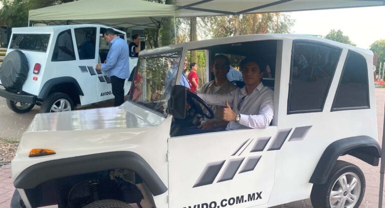 Alumnos del ITH presentan prototipo funcional de vehículo eléctrico compacto Alumnos del ITH presentan prototipo funcional de vehículo eléctrico compacto