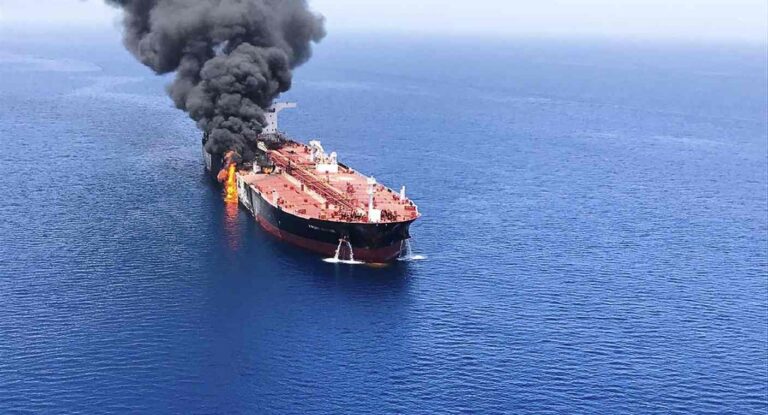 EEUU ataca petrolero con marineros indios frente a Omán; todos fueron rescatados EEUU ataca petrolero con marineros indios frente a Omán; todos fueron rescatados