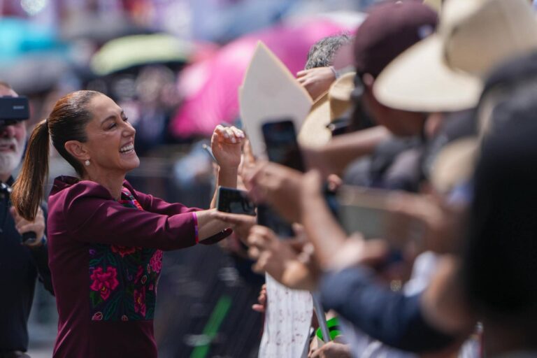 Sheinbaum destaca la importancia de fortalecer la relación con Colombia y alerta sobre la influencia política en la IA