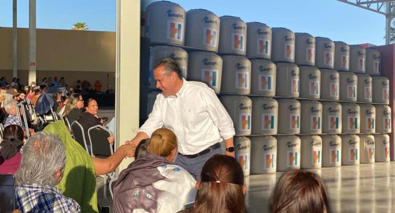 Alcalde Astiazarán inicia programa para entregar e instalar 3,300 tinacos gratuitos en Hermosillo durante 2026 Alcalde Astiazarán inicia programa para entregar e instalar 3,300 tinacos gratuitos en Hermosillo durante 2026