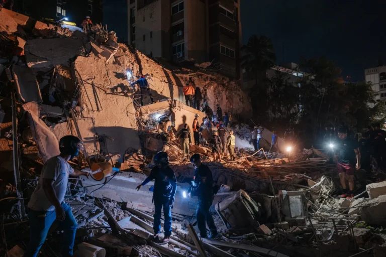 México envía brigada de rescate a Venezuela tras terremoto