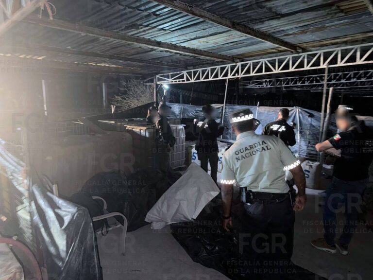 FGR asegura más de 23 mil litros de hidrocarburo en Hermosillo FGR asegura más de 23 mil litros de hidrocarburo en Hermosillo