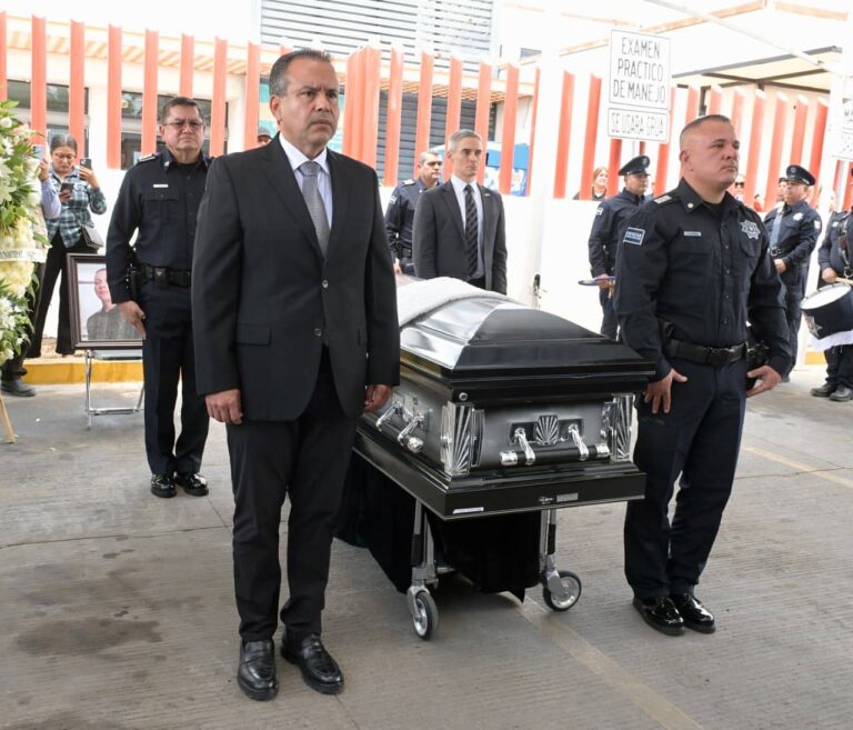 Homenaje póstumo al oficial Luis Fernando Molina Avilés en Hermosillo