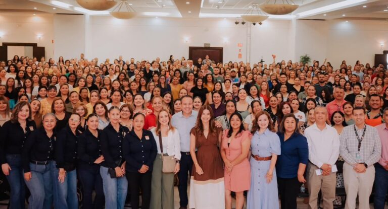 Reconocen en Hermosillo labor de madres voluntarias en Desayunos Escolares