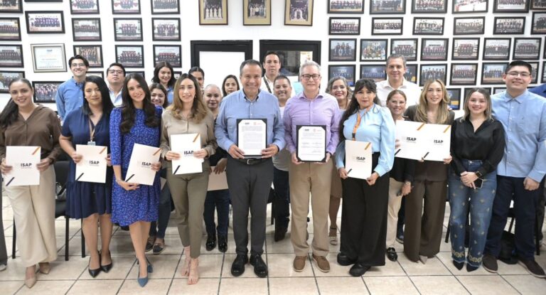 Ayuntamiento de Hermosillo otorga becas para maestrías y doctorados a funcionarios públicos