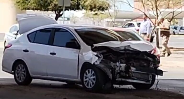 Accidente vehicular en el poniente de Hermosillo deja una persona lesionada