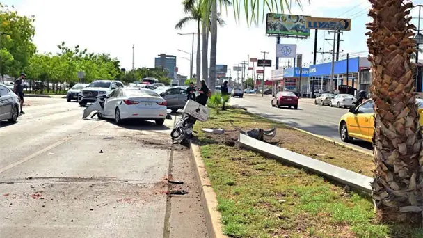 Motociclista fallece tras accidente múltiple en bulevar Colosio en Hermosillo Motociclista fallece tras accidente múltiple en bulevar Colosio en Hermosillo