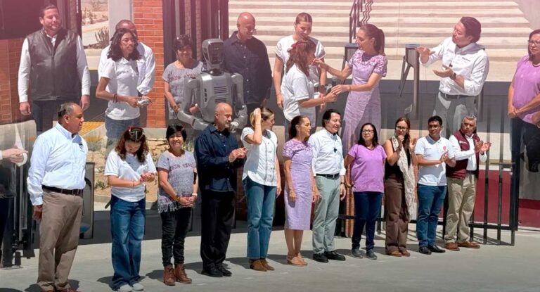 Sheinbaum inaugura CBTIS 290 y anuncia 200 mil nuevos espacios en educación media superior en Tijuana Sheinbaum inaugura CBTIS 290 y anuncia 200 mil nuevos espacios en educación media superior en Tijuana