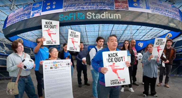 Trabajadores del SoFi Stadium aprueban huelga a días del Mundial 2026