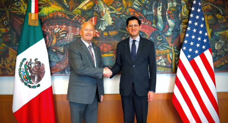 México y EU fortalecen cooperación tras reunión de Velasco y Johnson