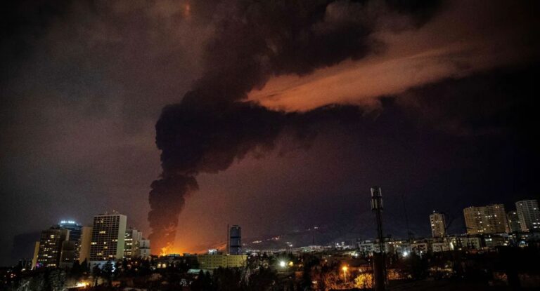 Estados Unidos intensifica ataques contra Irán tras siete noches consecutivas Estados Unidos intensifica ataques contra Irán tras siete noches consecutivas
