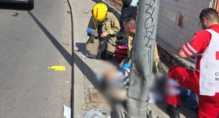 Motociclista pierde la vida tras impactar contra un poste en el centro de Hermosillo Motociclista pierde la vida tras impactar contra un poste en el centro de Hermosillo