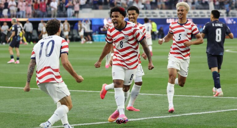Estados Unidos avanza a octavos del Mundial 2026 tras vencer a Bosnia con un jugador menos