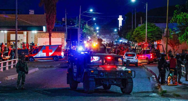Grupo armado irrumpe en hospital de Hermosillo y asesina a dos pacientes en urgencias Grupo armado irrumpe en hospital de Hermosillo y asesina a dos pacientes en urgencias