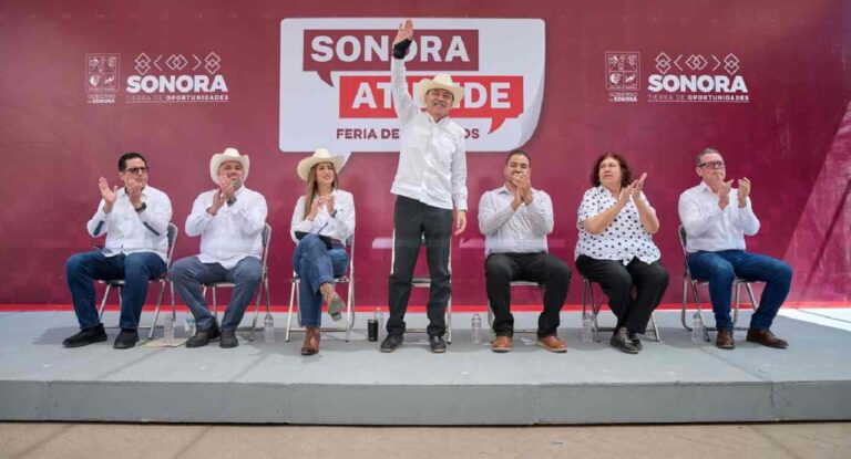 Durazo entrega becas y apoyos para servicios públicos en Trincheras y Cucurpe Durazo entrega becas y apoyos para servicios públicos en Trincheras y Cucurpe