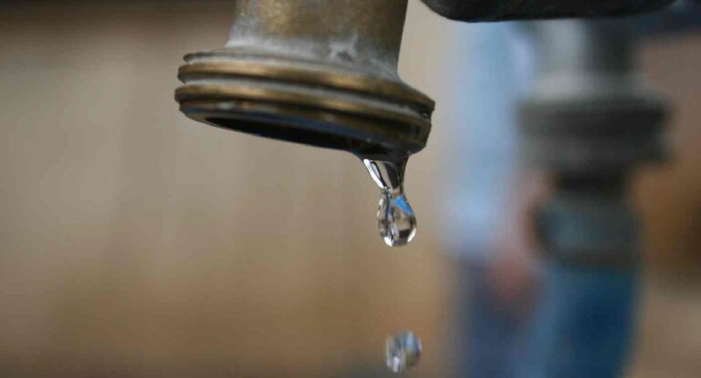 Fallas en el suministro de agua afectarán colonias del norte de Hermosillo este 4 de julio Fallas en el suministro de agua afectarán colonias del norte de Hermosillo este 4 de julio