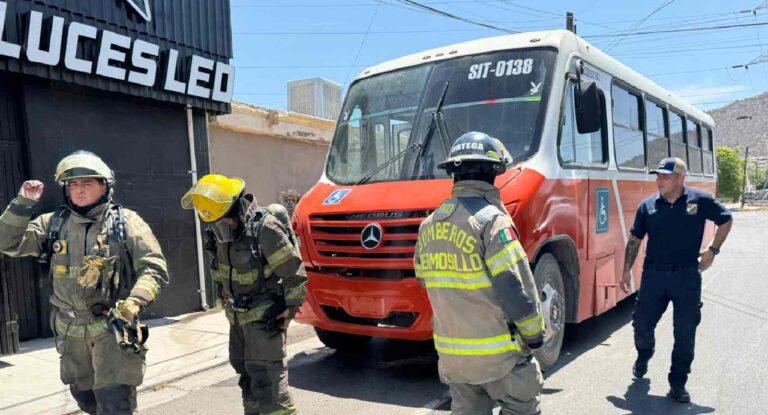 Explota compresor de aire acondicionado en camión urbano al sur de Hermosillo Explota compresor de aire acondicionado en camión urbano al sur de Hermosillo