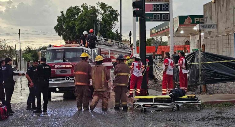 Hombre muere electrocutado tras tocar un poste de alumbrado público en Caborca Hombre muere electrocutado tras tocar un poste de alumbrado público en Caborca