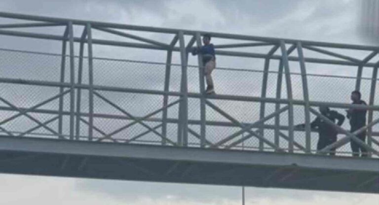 Policías impiden que mujer se arroje desde puente peatonal en el sur de Hermosillo