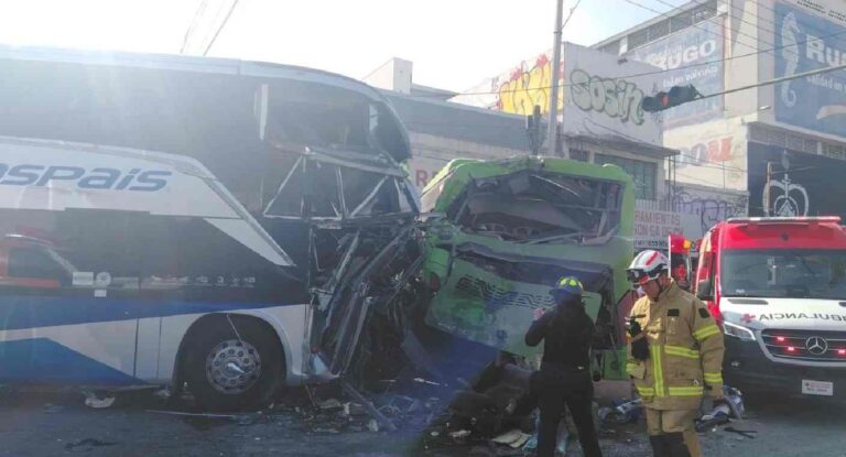 Accidente entre autobús y camión urbano deja ocho heridos en Hermosillo