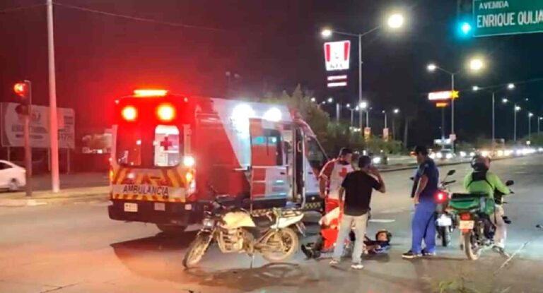 Motociclista resulta lesionado tras choque por corte de circulación en Hermosillo Motociclista resulta lesionado tras choque por corte de circulación en Hermosillo