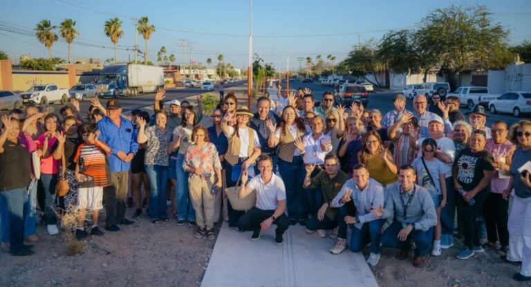 Toño Astiazarán entrega obra del Presupuesto CRECES en colonia Nuevo Horizonte de Hermosillo Toño Astiazarán entrega obra del Presupuesto CRECES en colonia Nuevo Horizonte de Hermosillo