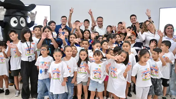 Toño Astiazarán toma protesta a nueva generación de Guardianes del Agua en Hermosillo Toño Astiazarán toma protesta a nueva generación de Guardianes del Agua en Hermosillo