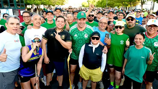 Más de mil corredores participan en trote amistoso en el Centro Histórico de Hermosillo Más de mil corredores participan en trote amistoso en el Centro Histórico de Hermosillo