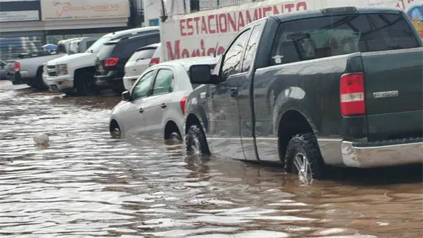 Autoridades alertan sobre cruces peligrosos durante lluvias en Nogales Autoridades alertan sobre cruces peligrosos durante lluvias en Nogales