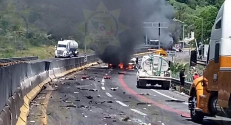 Accidente múltiple en carretera Guadalajara-Tepic deja al menos 16 fallecidos