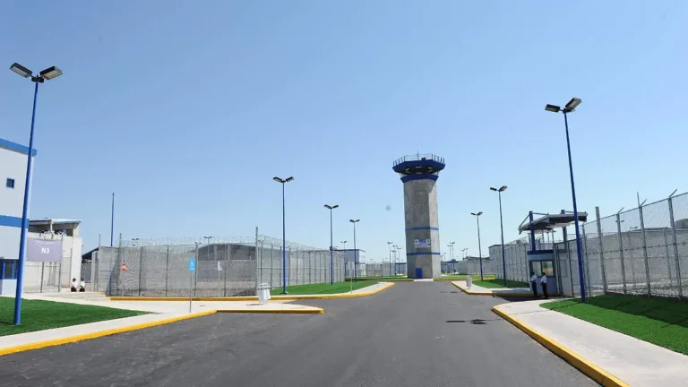 Tres internos se fugan del CERESO II en Hermosillo Tres internos se fugan del CERESO II en Hermosillo