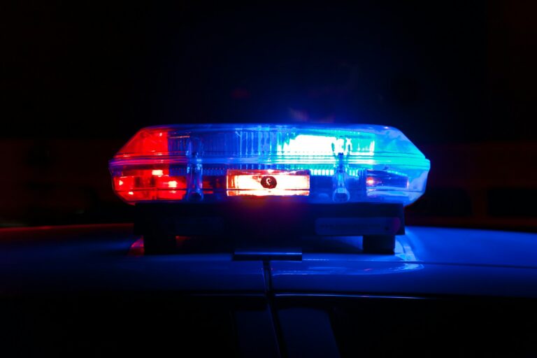 Detienen en Hermosillo a hombre que amenazó con machete a una mujer en su casa
