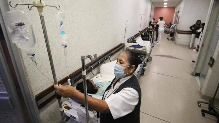 Más de 40 millones de mexicanos sin acceso efectivo a servicios de salud