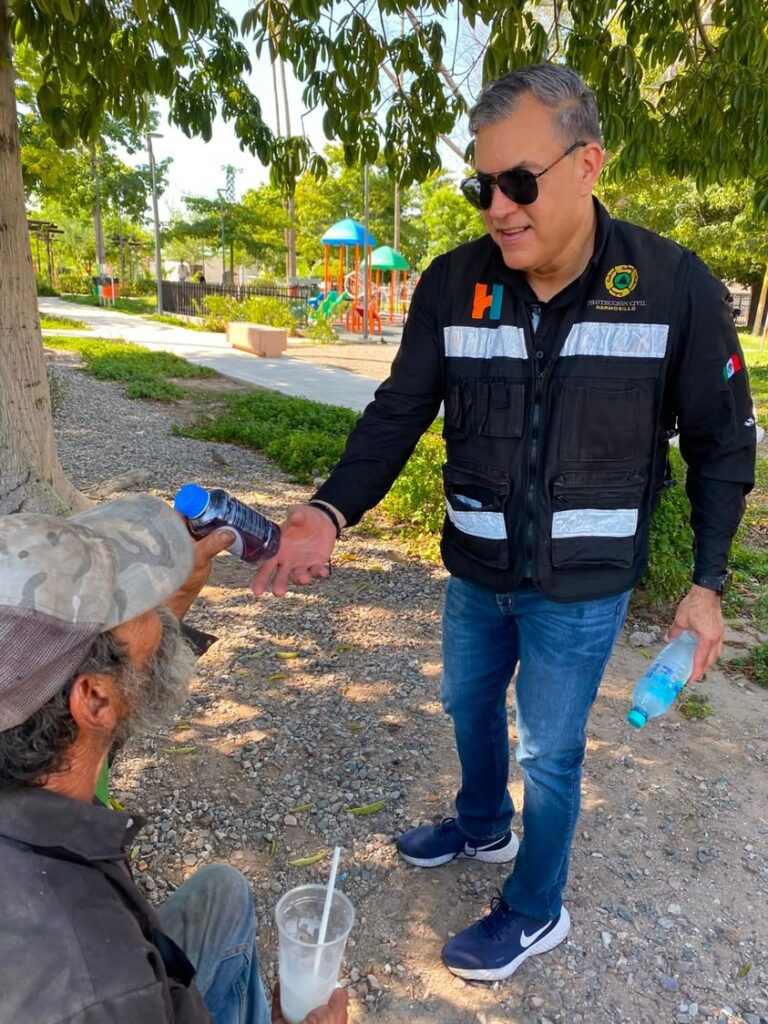 Gobierno de Hermosillo mantiene operativo de hidratación por altas temperaturas