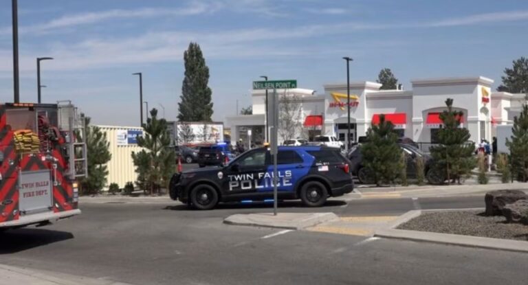 Tiroteo en centro comercial de Twin Falls deja tres muertos y varios heridos Tiroteo en centro comercial de Twin Falls deja tres muertos y varios heridos