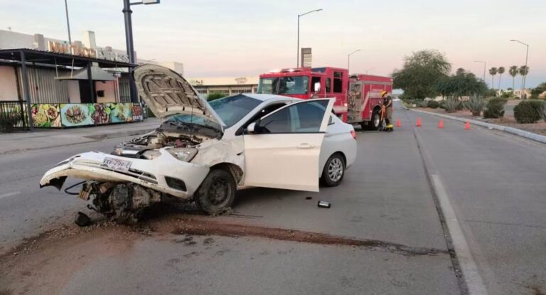 Accidente vial en Hermosillo por quedarse dormido al volante Accidente vial en Hermosillo por quedarse dormido al volante