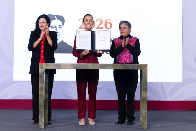 Claudia Sheinbaum firma decreto para nuevo modelo de acceso a la información sin INAI Claudia Sheinbaum firma decreto para nuevo modelo de acceso a la información sin INAI
