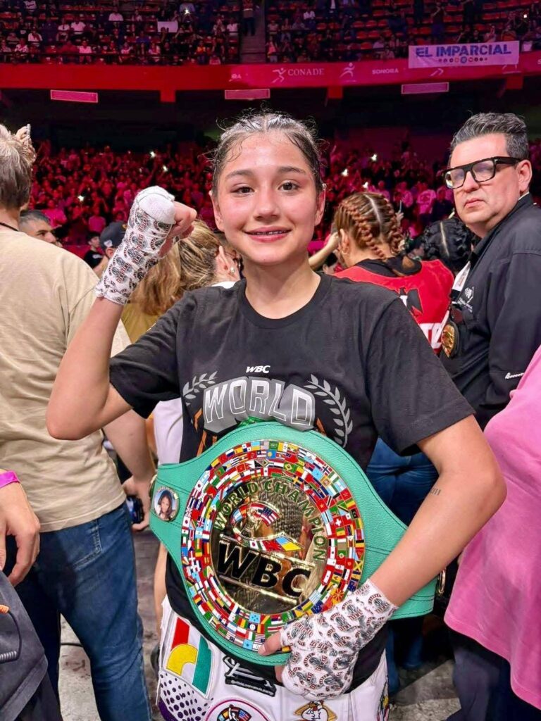 Camila Zamorano defiende título mundial Átomo del CMB en Arena Potosí