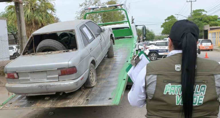 Gobierno de Hermosillo retira 195 vehículos abandonados en operativo 2026