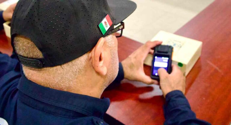 Cananea fortalece seguridad con entrega de 41 cámaras corporales a policías Cananea fortalece seguridad con entrega de 41 cámaras corporales a policías