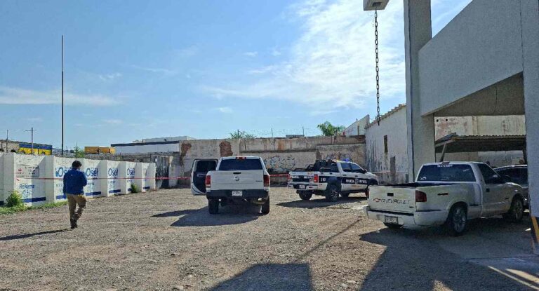 Hombre sin vida hallado en estacionamiento de banco en Hermosillo