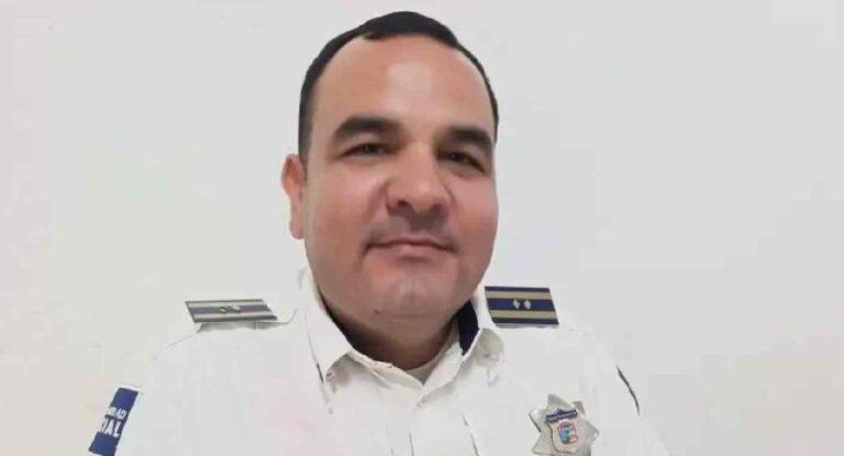 Asesinan a subdirector de Tránsito Municipal en Escuinapa con mensaje de grupo criminal Asesinan a subdirector de Tránsito Municipal en Escuinapa con mensaje de grupo criminal