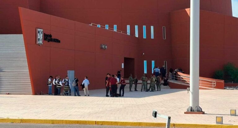 Evacuación en C5i Hermosillo por conato de incendio en aire acondicionado