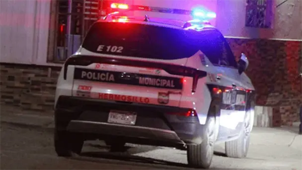 Detienen a motociclista con droga y réplica de arma en Hermosillo Detienen a motociclista con droga y réplica de arma en Hermosillo
